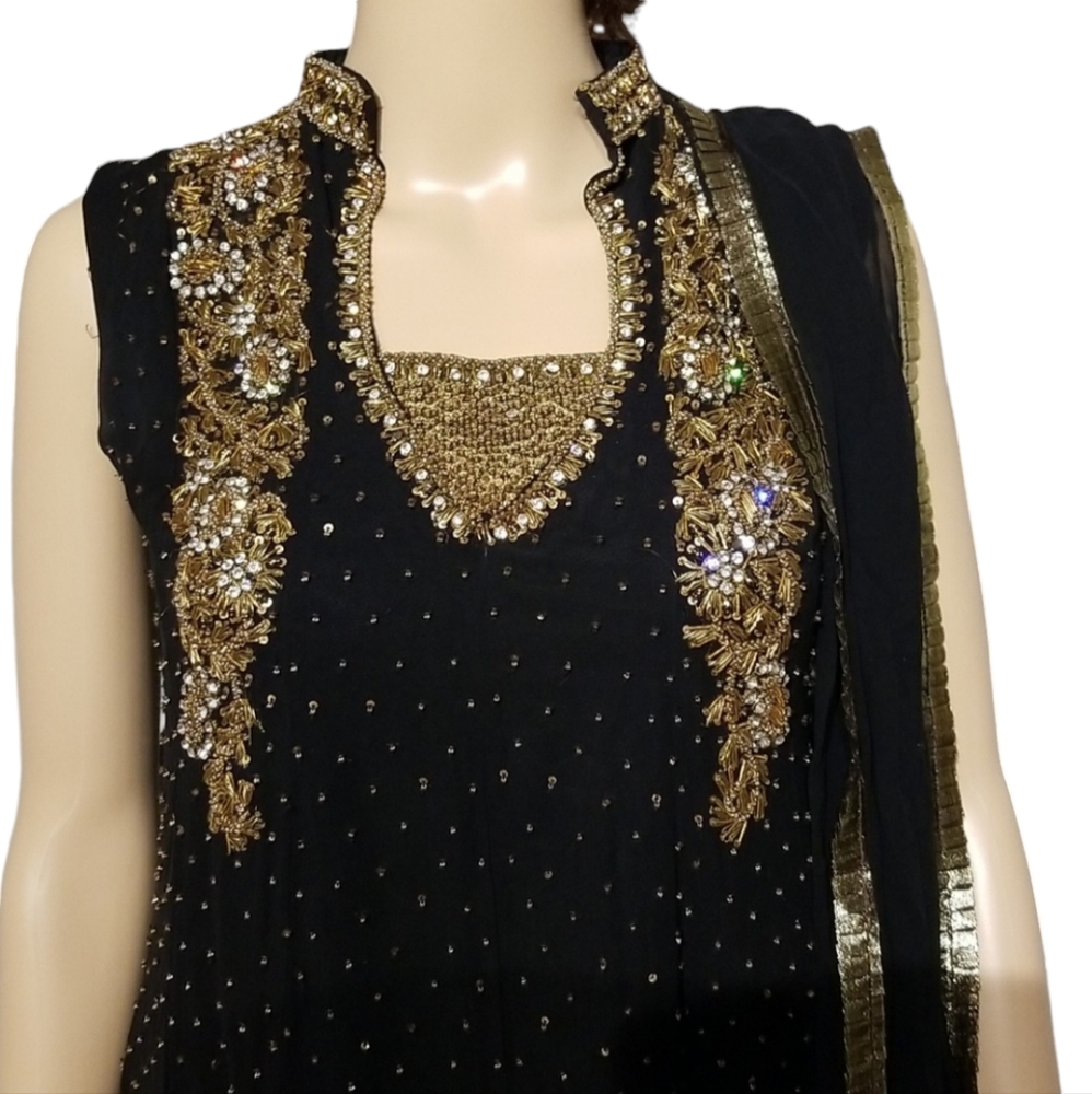 Ethnic Indian Ladies Embroidered /Beaded Formalwear Dress / Sz S-M / Bla…